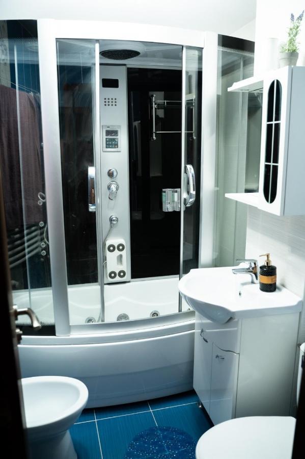 Apartament Luxury Apartment Gura Humorului Bagian luar foto