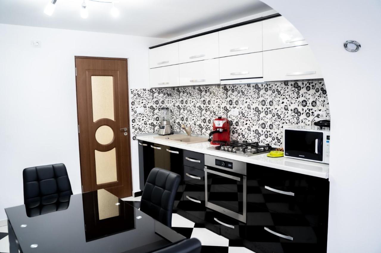 Apartament Luxury Apartment Gura Humorului Bagian luar foto