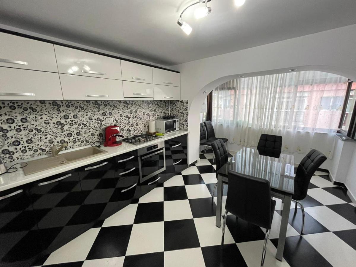 Apartament Luxury Apartment Gura Humorului Bagian luar foto